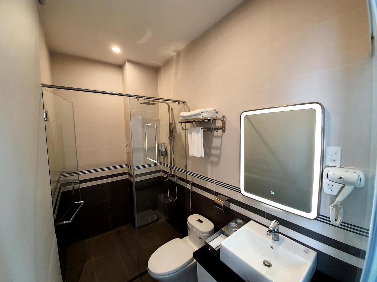 Dong Hai Hotel _ Rạch Giá Buitenkant foto